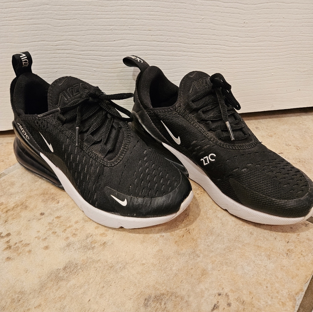 Girls Nike Air Max 270s